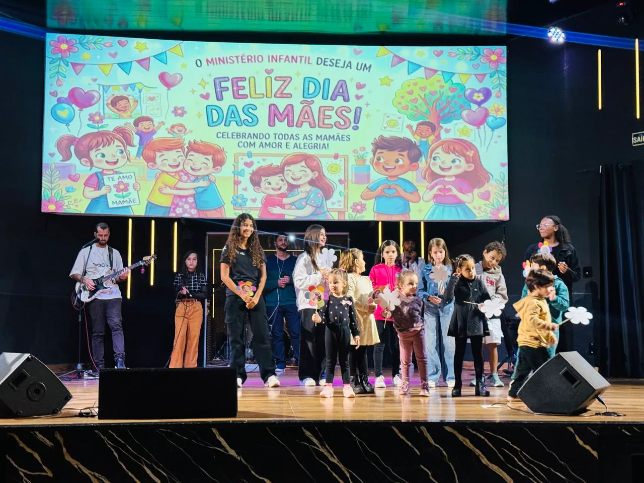 Momento especial na Igreja Quadrangular Amamos Vidas — foto 34